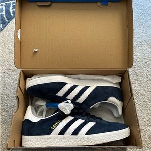 NIB/NWT ADIDAS GAZELLE in NAVY SZ 8W